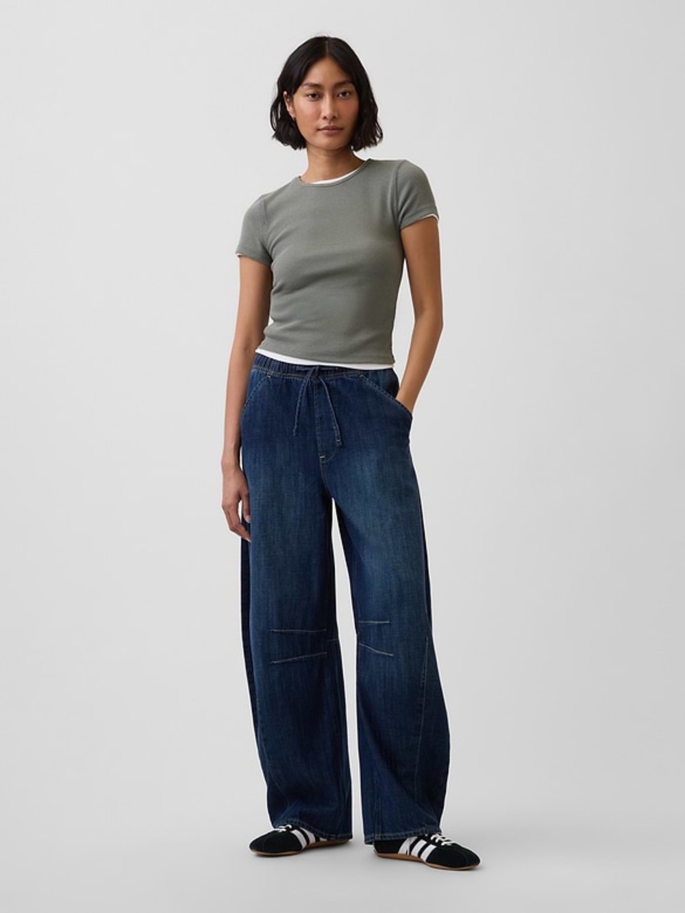 Gap Fast Horseshoe Barrel High Rise Loose Ankle Elastic Waist Jeans    Size:  XS